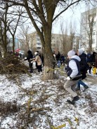 Волгодонцы устраняют последствия циклона: на общегородской субботник вышли более тысячи  горожан